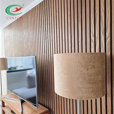 خشب البلوط الطبيعي Slat Accent Wall Flameproof لتزيين الغرفة