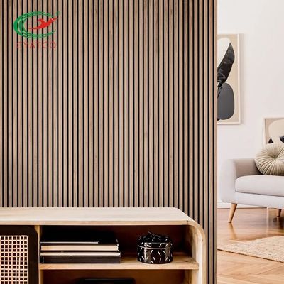 شقة عمودي الخشب Slat Wall الأخشاب 600x1200mm امتصاص الصوت